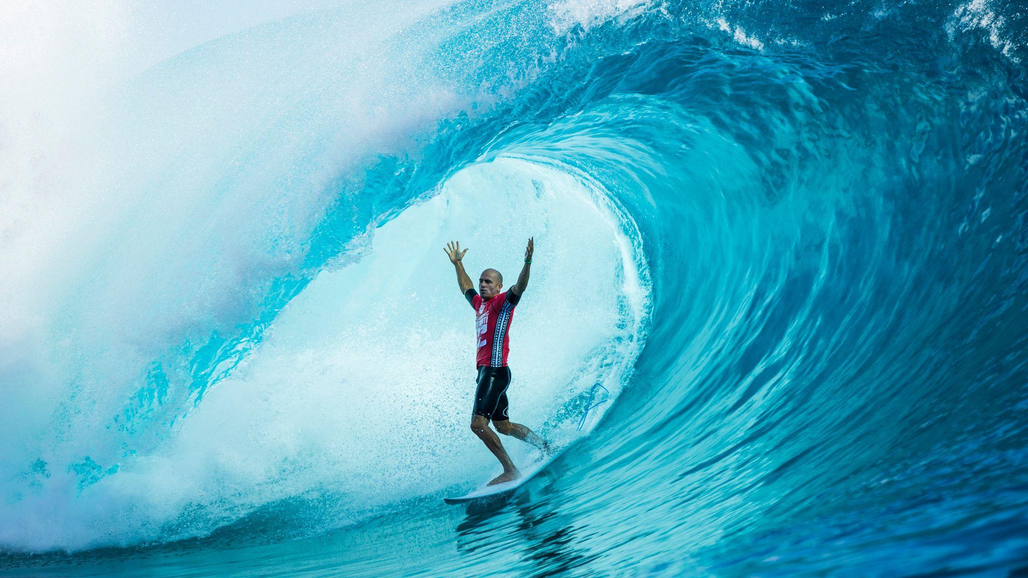 Kelly Slater Surfing Wallpaper