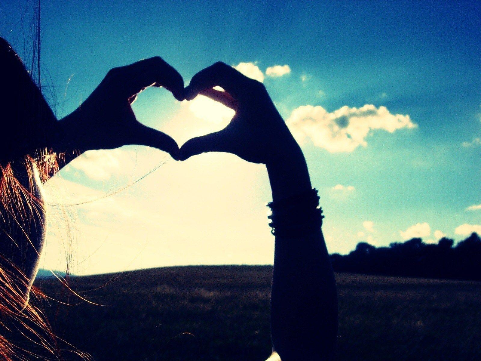 Hand Heart Wallpapers Top Free Hand Heart Backgrounds WallpaperAccess