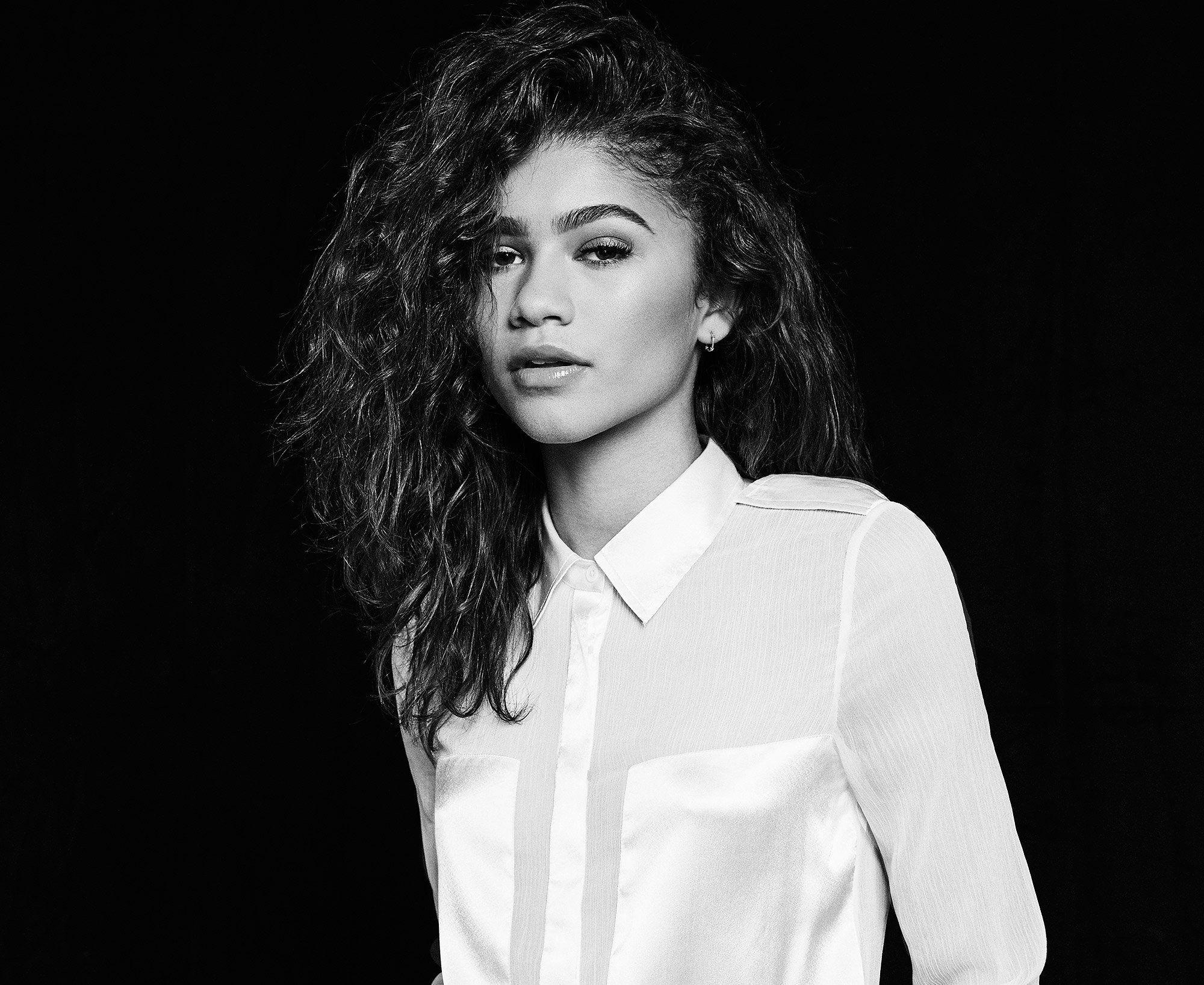 Zendaya Wallpapers Top Free Zendaya Backgrounds WallpaperAccess