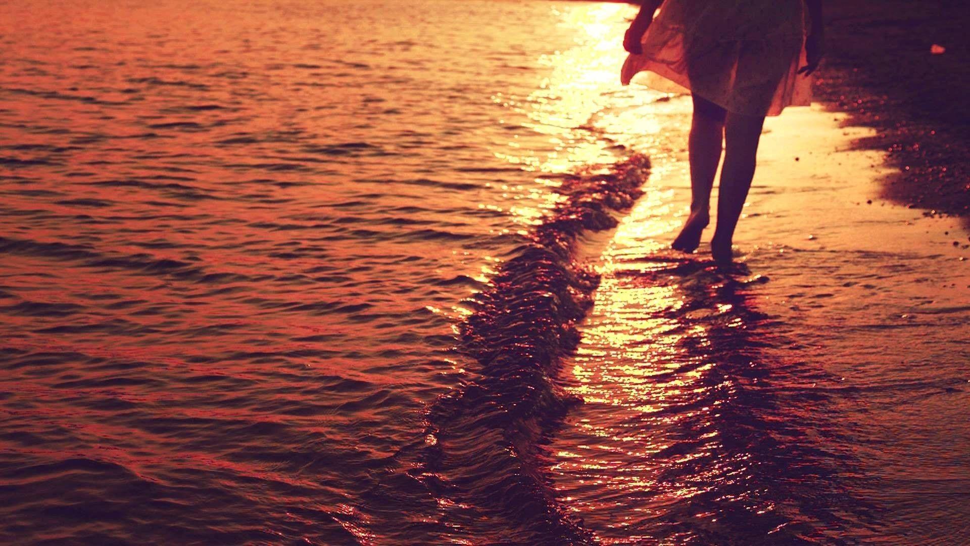 Walking Alone Beach Wallpapers Top Free Walking Alone Beach