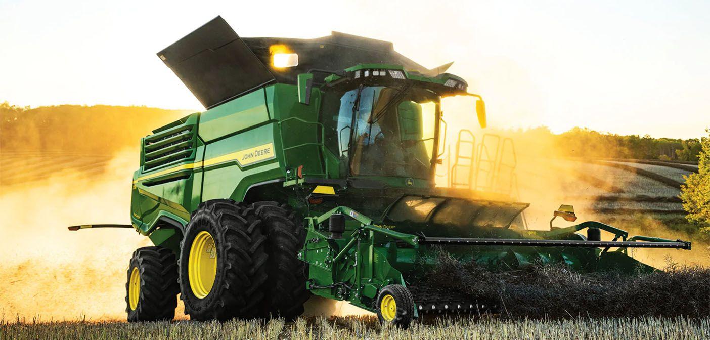 John Deere Combine Wallpapers Top Free John Deere Combine Backgrounds WallpaperAccess