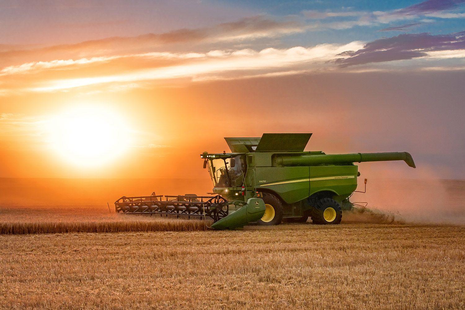 John Deere Combine Wallpapers Top Free John Deere Combine Backgrounds WallpaperAccess
