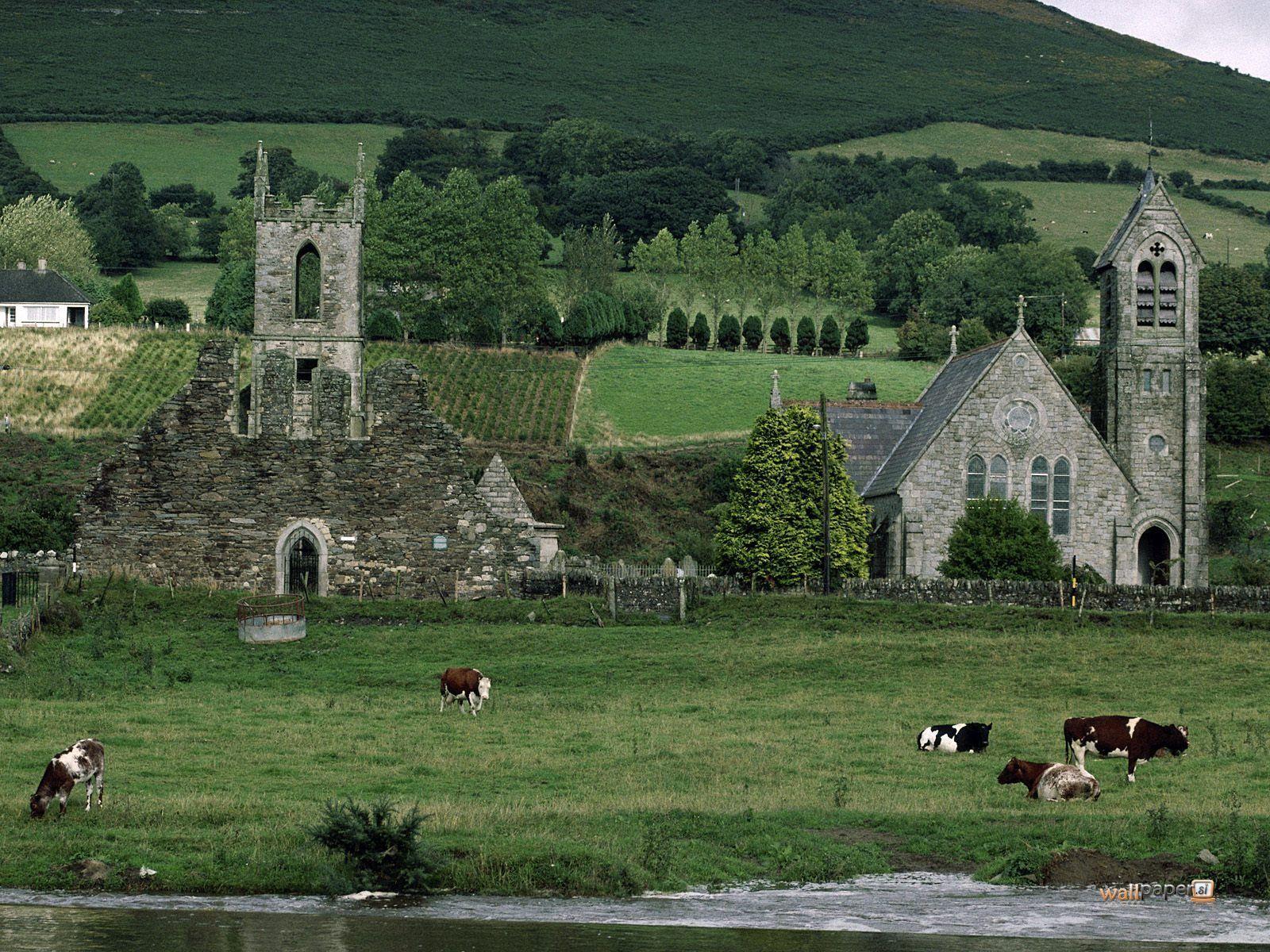Irish Village Wallpaper