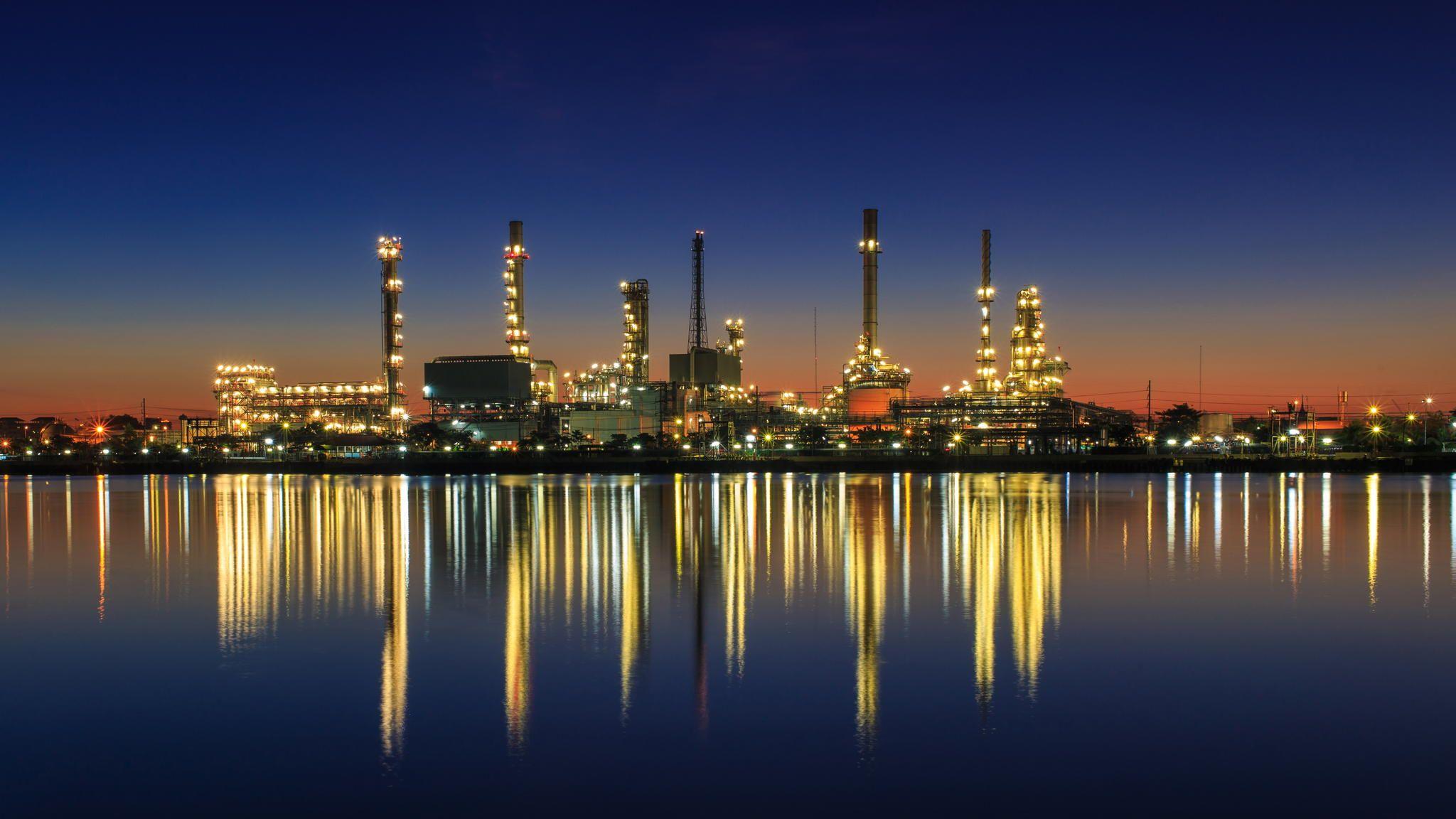 Oil Refinery Wallpapers Top Free Oil Refinery Backgrounds