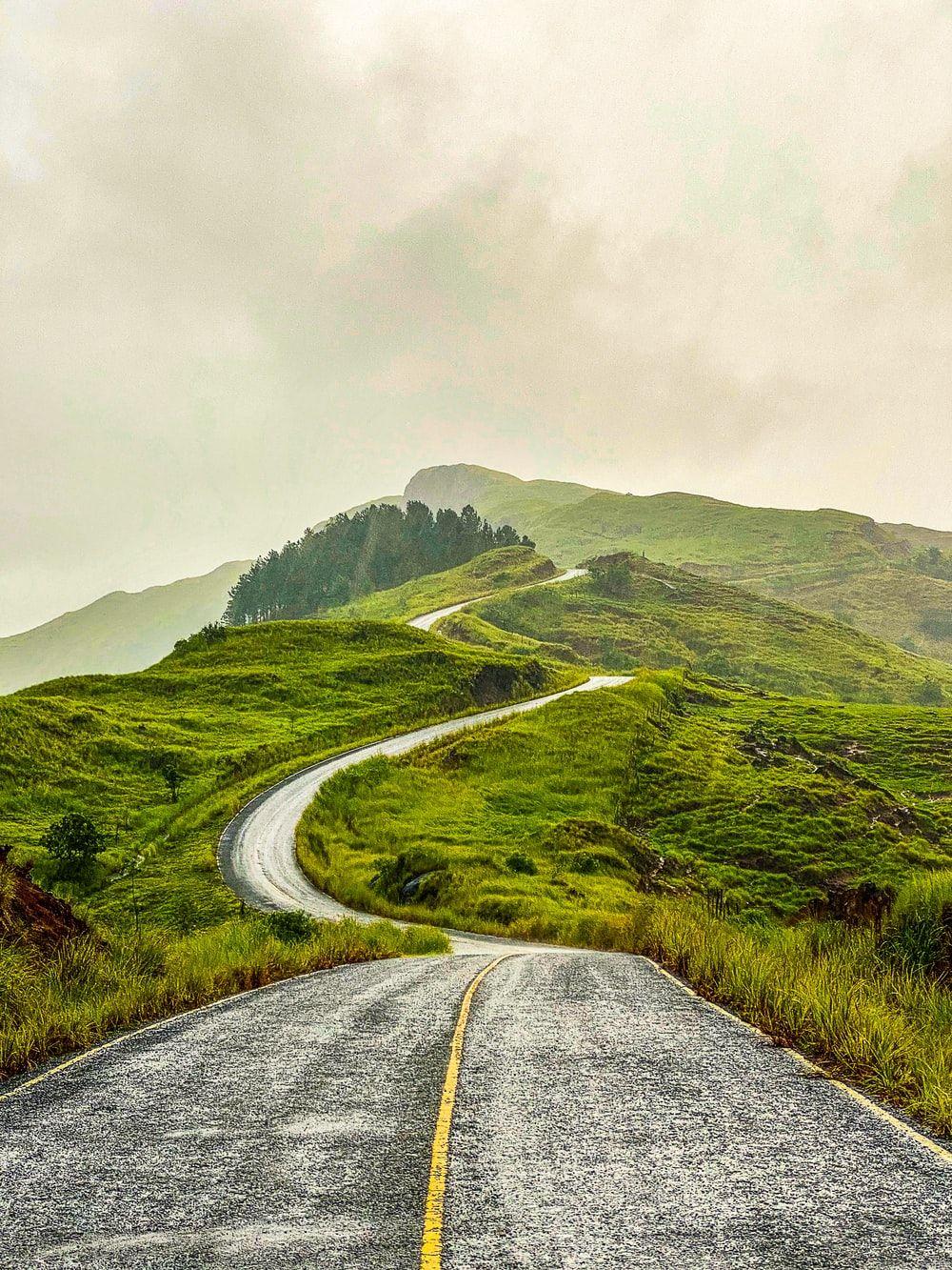 Hilly Road Wallpapers Top Free Hilly Road Backgrounds WallpaperAccess