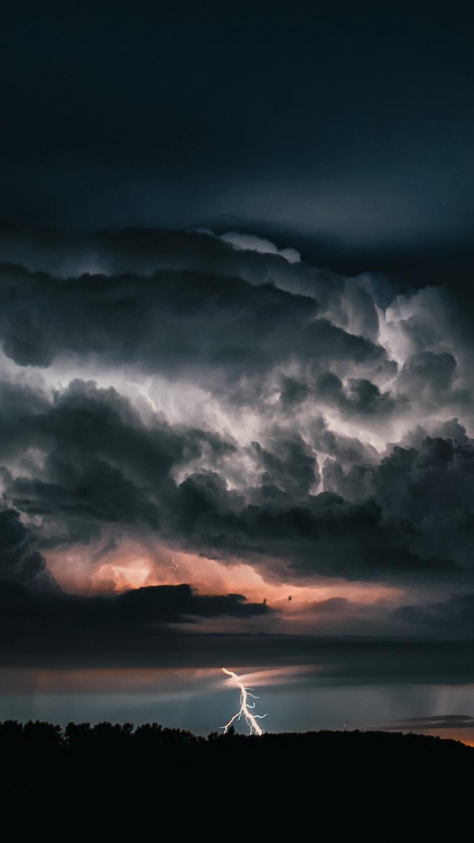 Stormy Sky Wallpapers Top Free Stormy Sky Backgrounds WallpaperAccess
