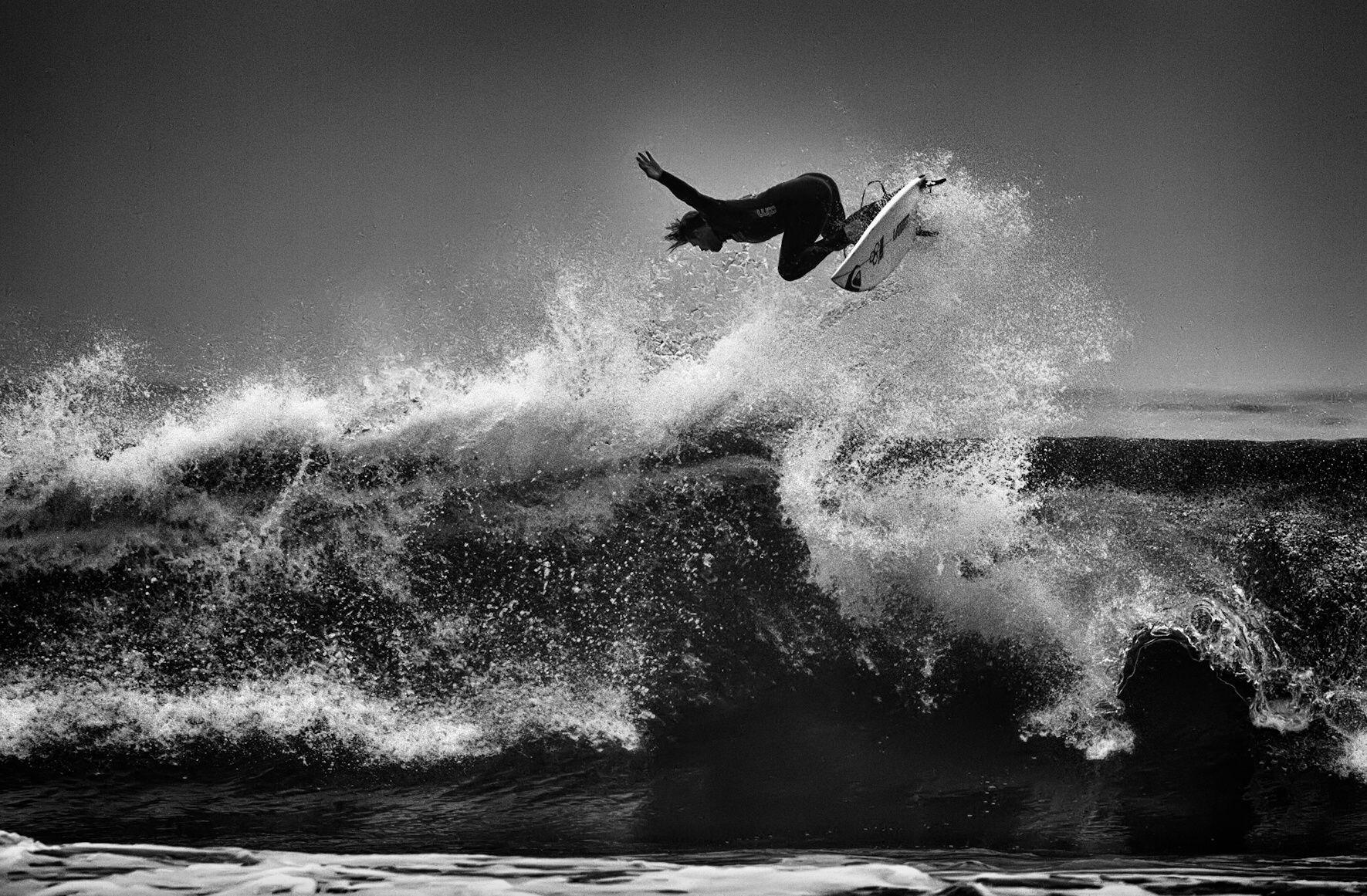 Surfing Black and White Wallpapers Top Free Surfing Black and White