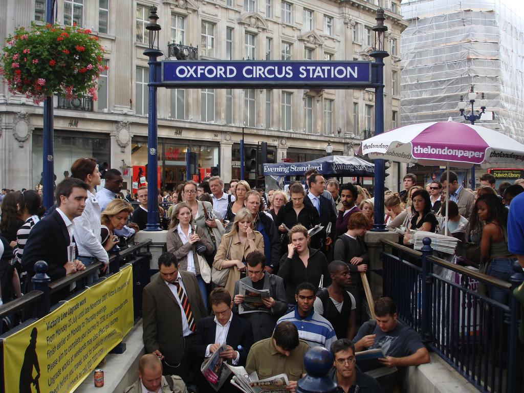 Rush Hour Wallpapers Top Free Rush Hour Backgrounds WallpaperAccess