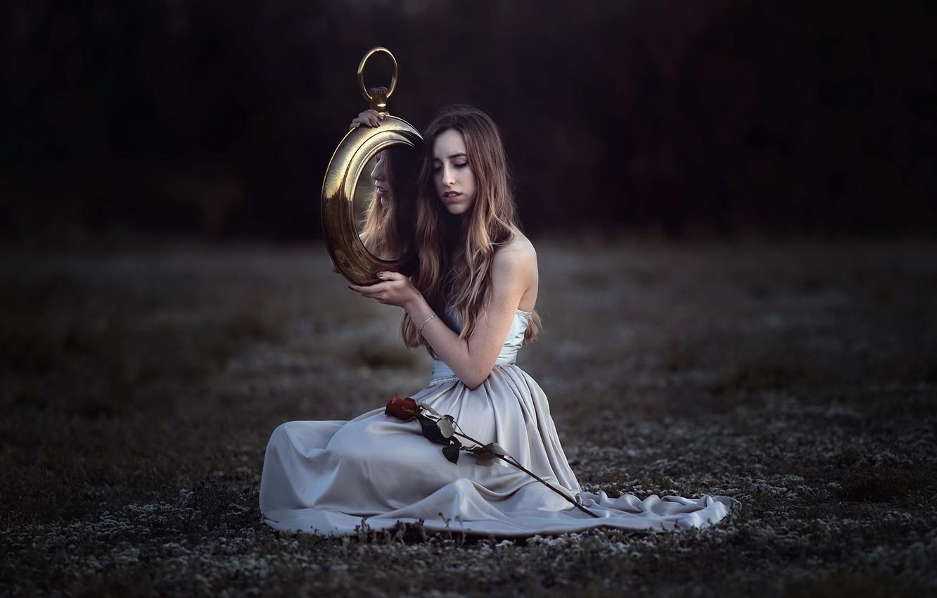 Details more than 70 the woman in the wallpaper latest