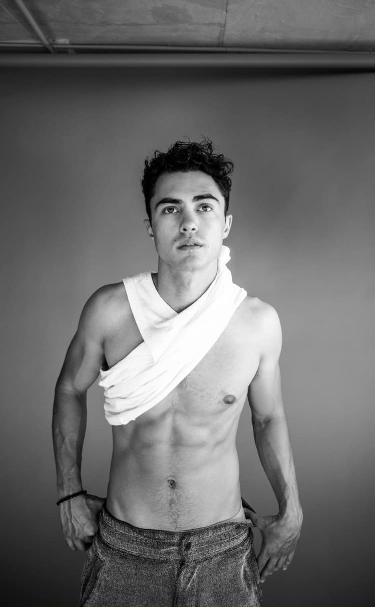 Darren Barnet Wallpapers - Top Free Darren Barnet Backgrounds