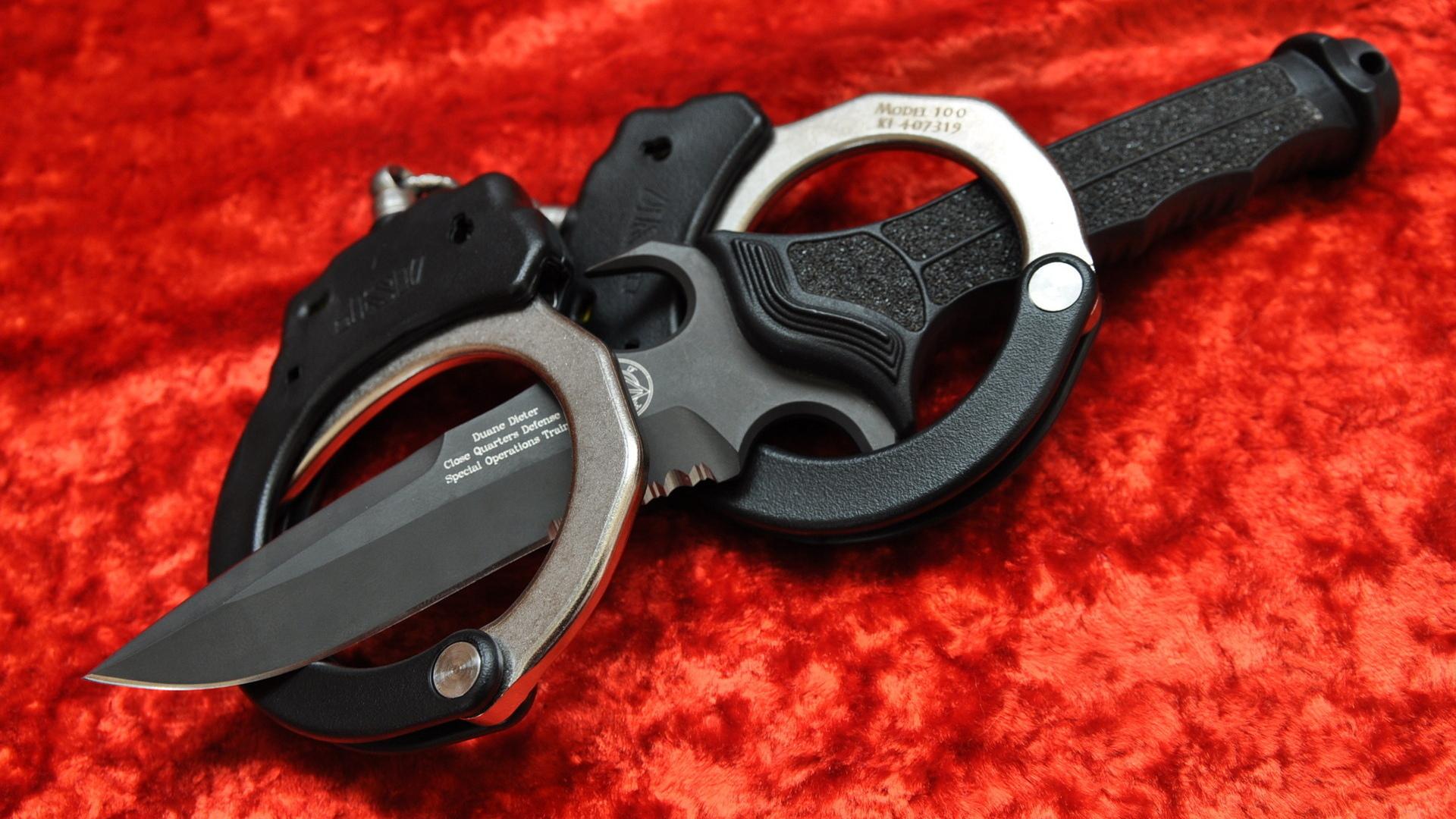 Handcuffs Wallpapers Top Free Handcuffs Backgrounds WallpaperAccess