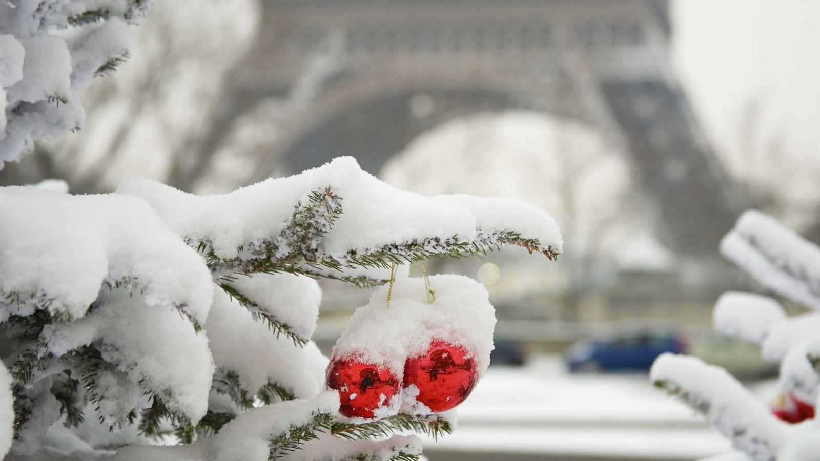 Paris Christmas Wallpapers Top Free Paris Christmas Backgrounds WallpaperAccess