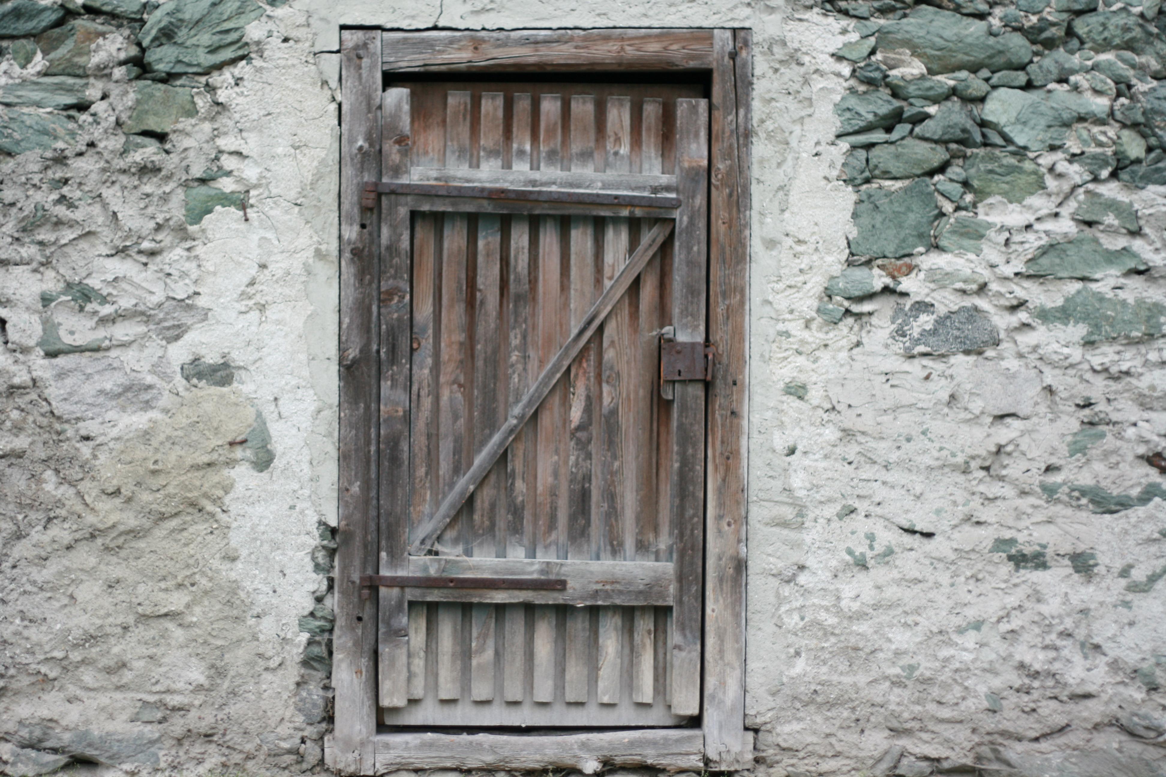 Wooden Door Wallpapers Top Free Wooden Door Backgrounds WallpaperAccess