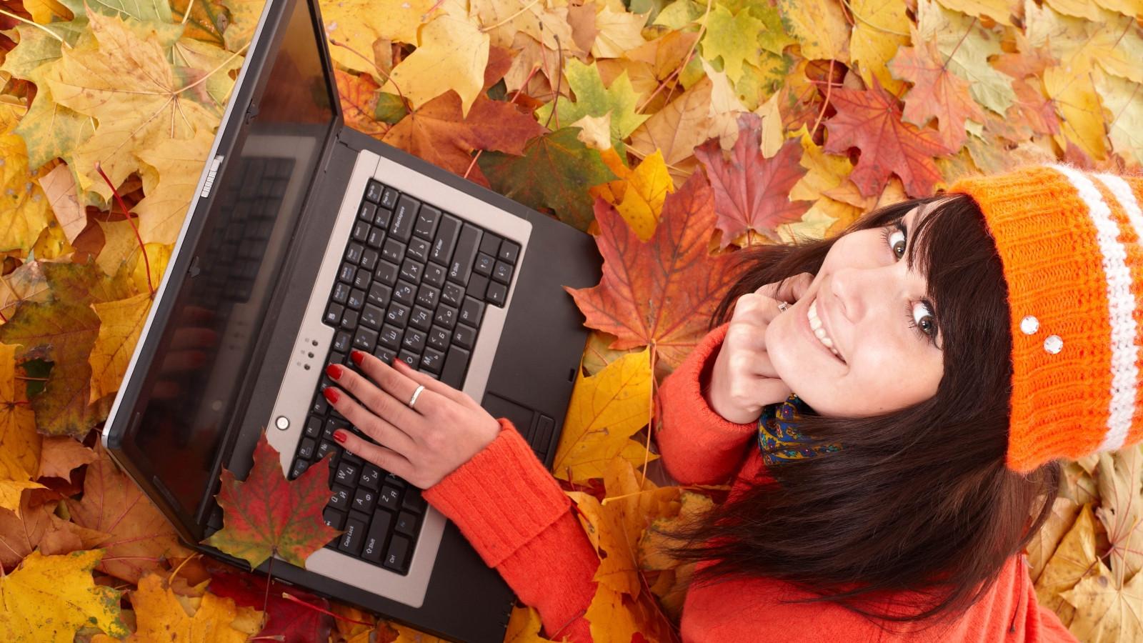 Girl With Laptop Wallpapers Top Free Girl With Laptop Backgrounds