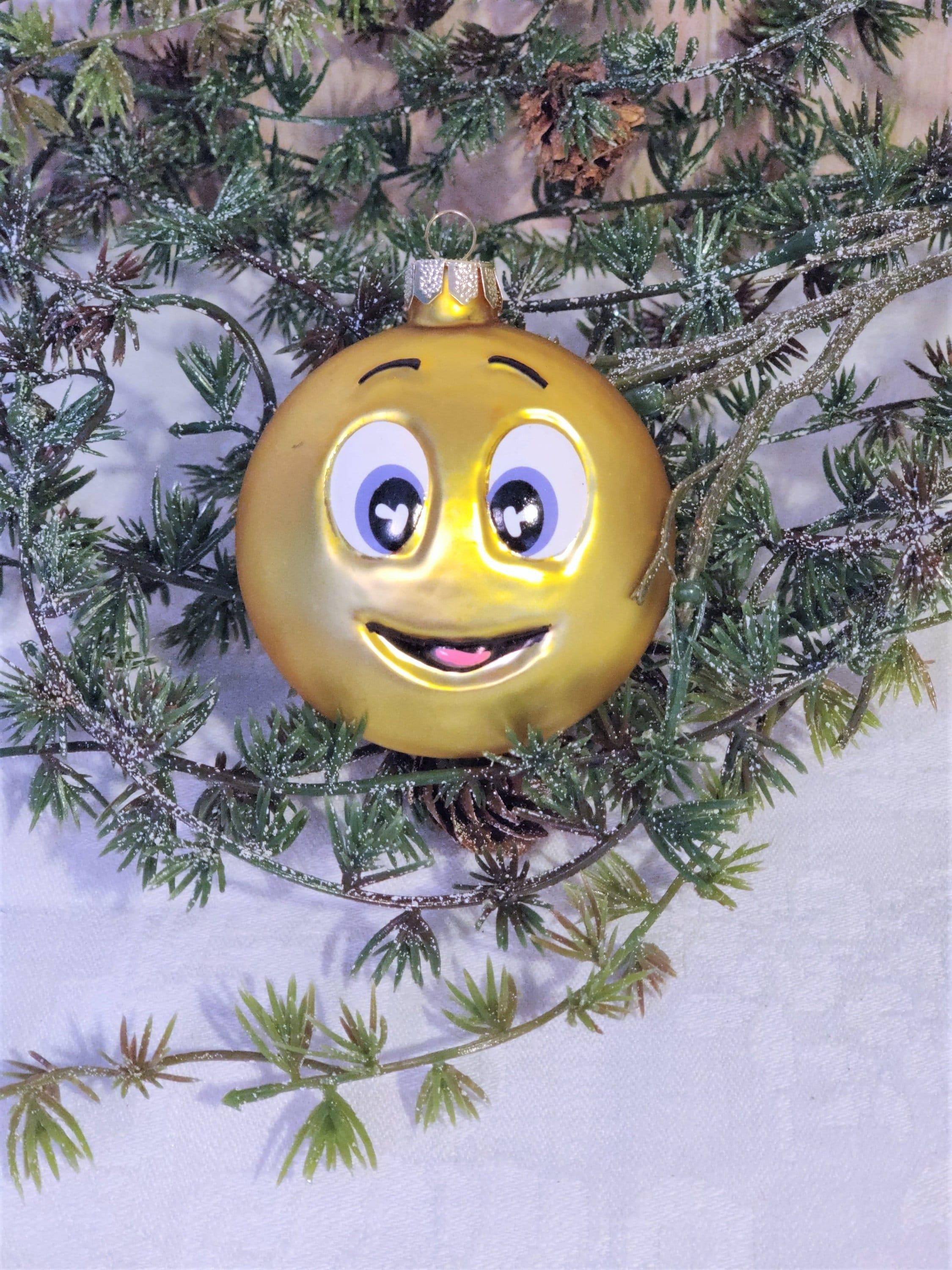 Christmas Emoji Wallpapers Top Free Christmas Emoji Backgrounds