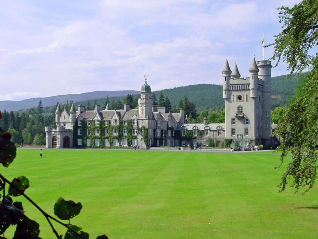 Balmoral Castle Wallpapers Top Free Balmoral Castle Backgrounds