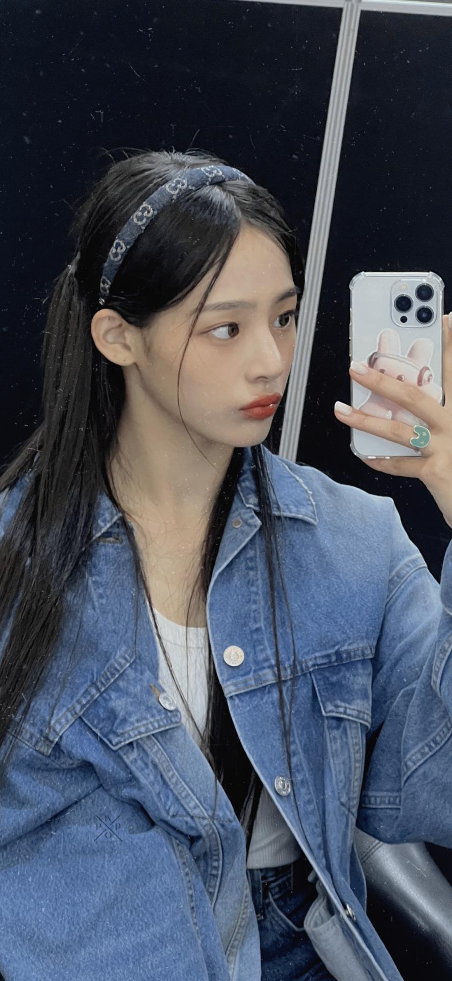 Details more than 54 new jeans wallpaper latest in.cdgdbentre