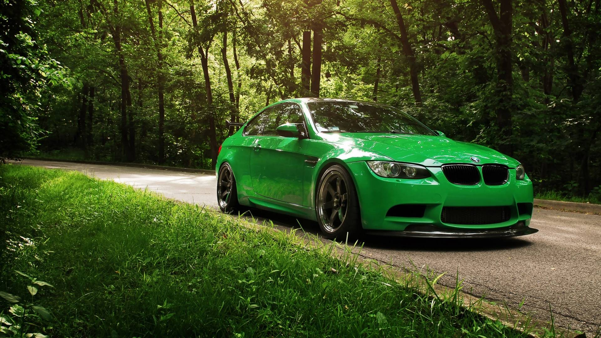 Green Car Wallpapers Top Free Green Car Backgrounds WallpaperAccess