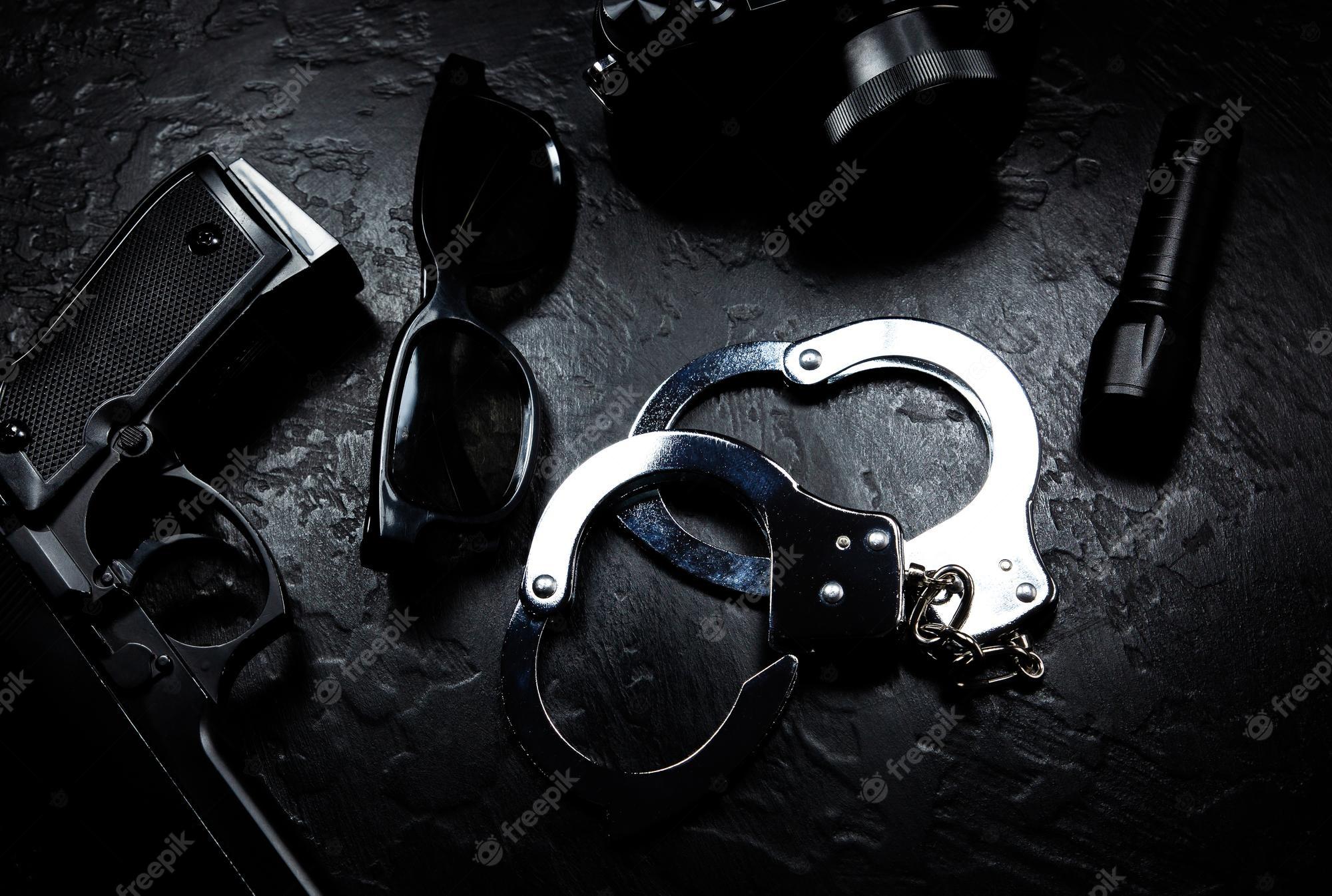 Handcuffs Wallpapers Top Free Handcuffs Backgrounds WallpaperAccess