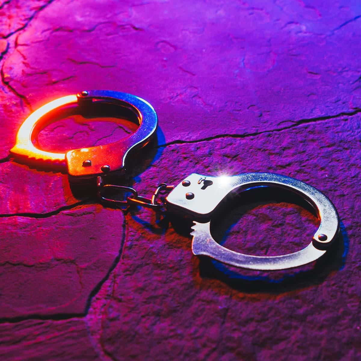 Handcuffs Wallpapers Top Free Handcuffs Backgrounds WallpaperAccess