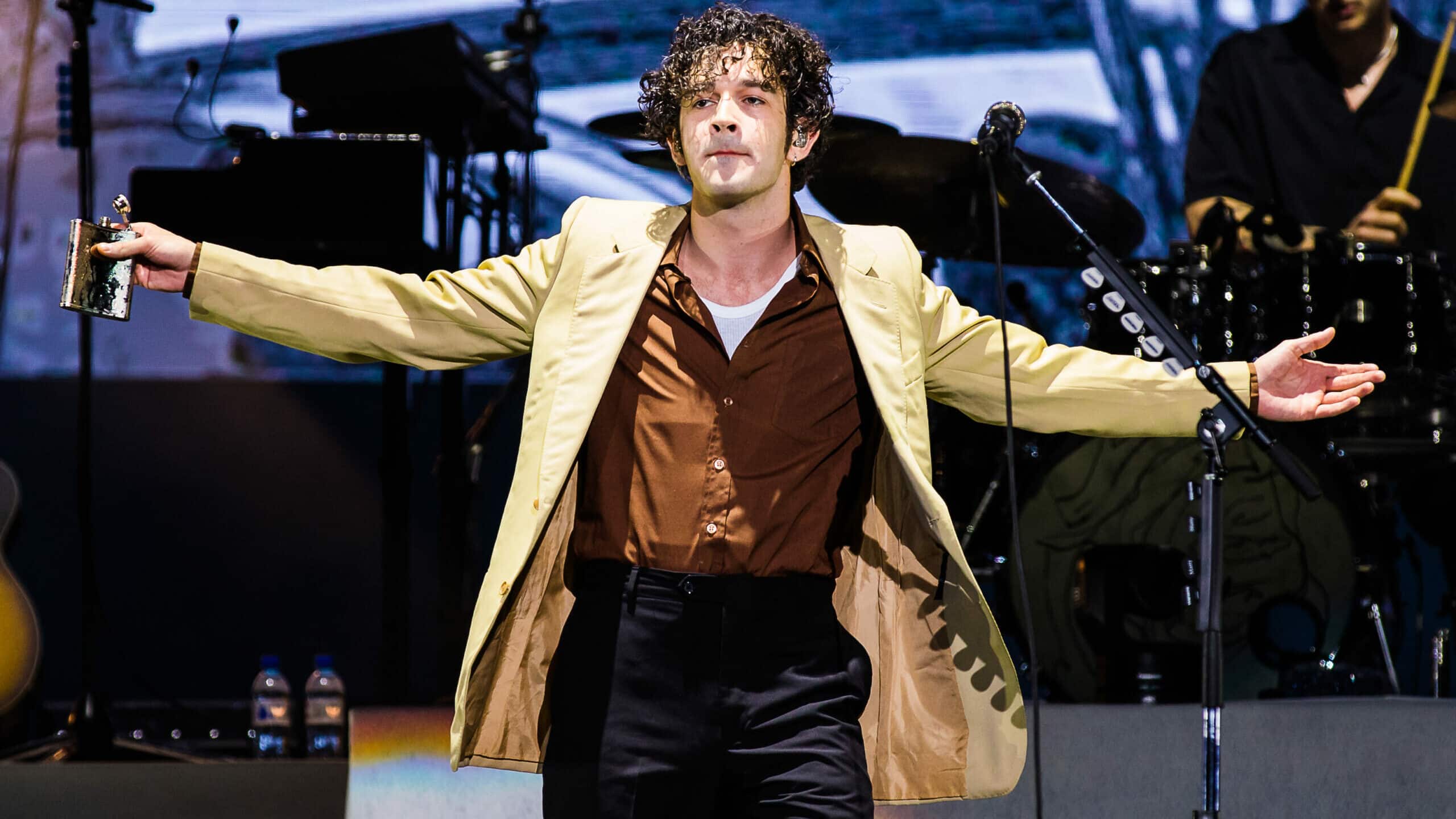 Matty Healy Wallpapers Top Free Matty Healy Backgrounds Wallpaperaccess