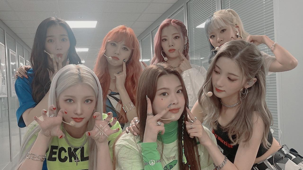 Purple Kiss Wallpapers Top Free Purple Kiss Backgrounds WallpaperAccess