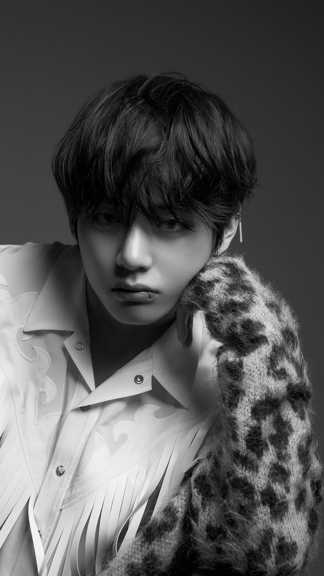 Aesthetic Taehyung Wallpaper Black And White Goimages County