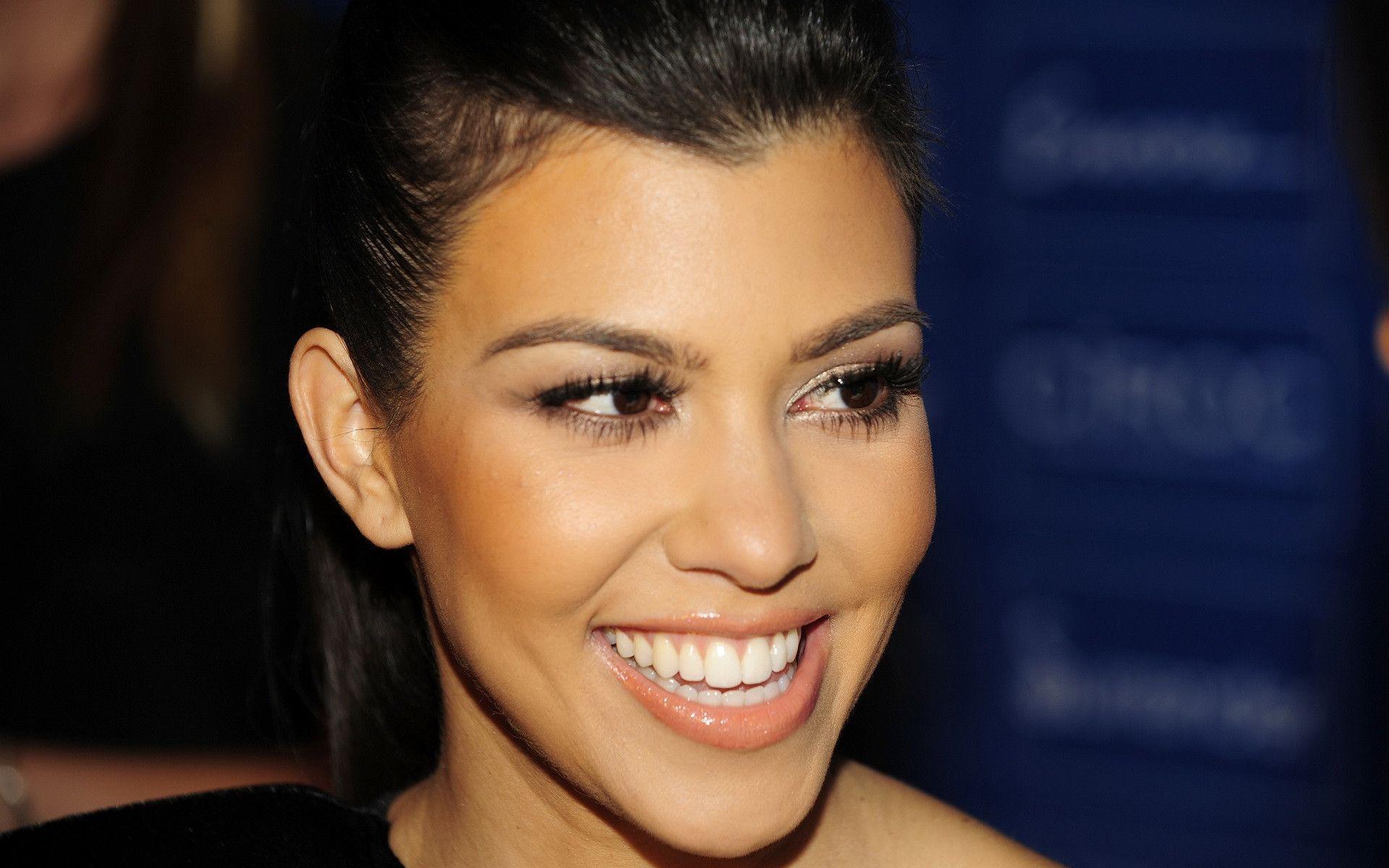 Kourtney Kardashian Wallpapers Wallpaper Cave