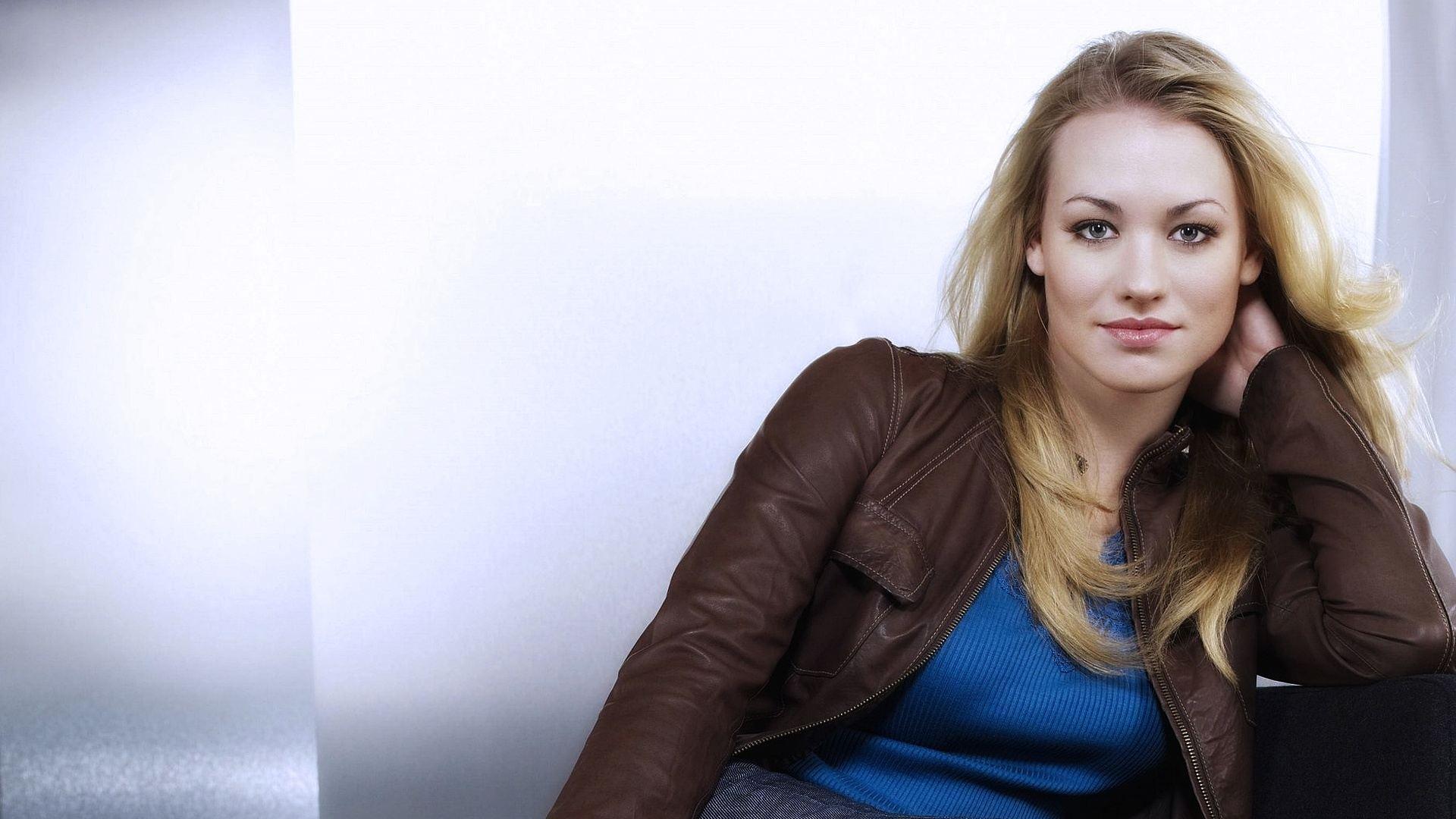 Yvonne Strahovski HD Wallpapers Wallpaper Cave