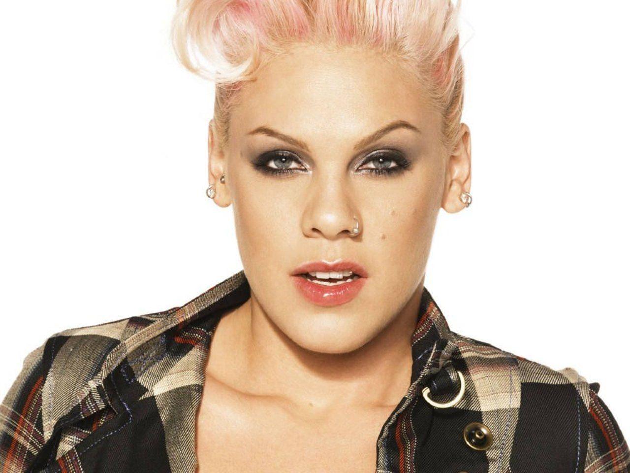 Pink Singer Wallpapers Wallpaper Cave