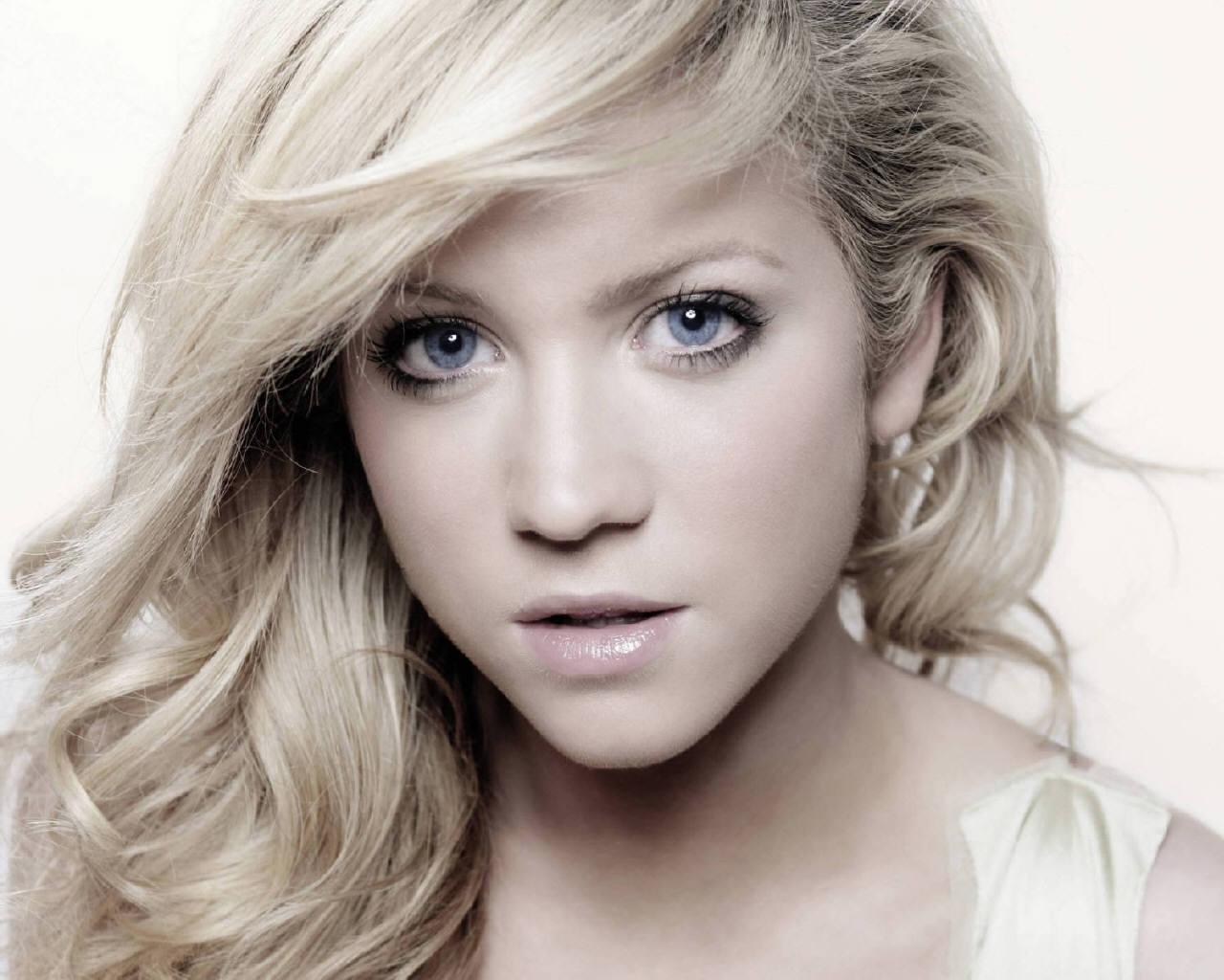 Brittany Snow Wallpapers - Wallpaper Cave