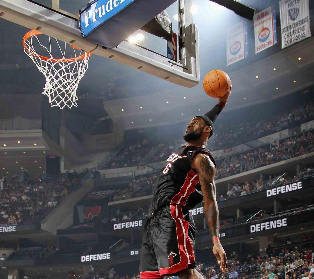 Lebron James Dunking Wallpapers Wallpaper Cave