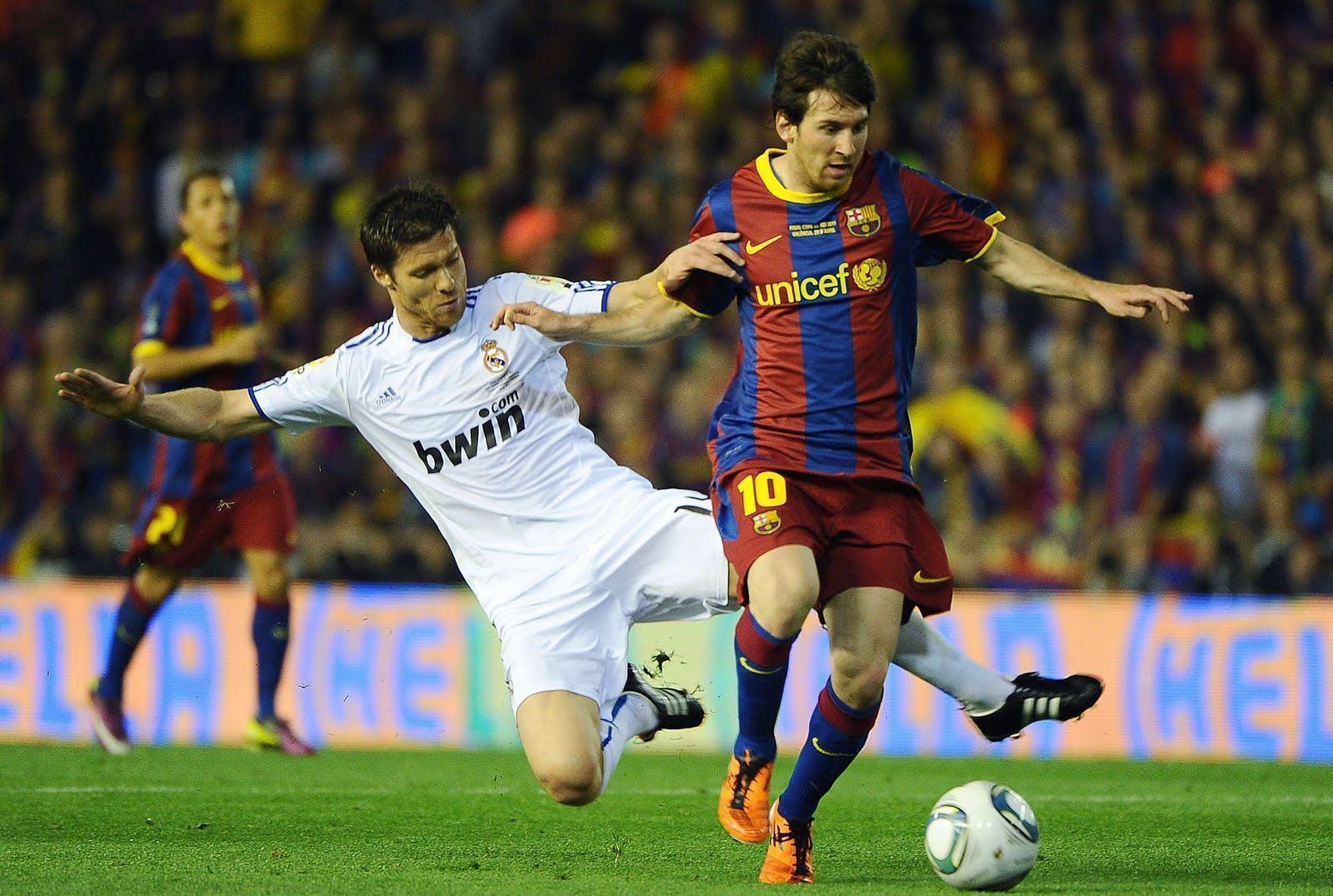 Cristiano Ronaldo Vs Lionel Messi 2016 Wallpapers Wallpaper Cave