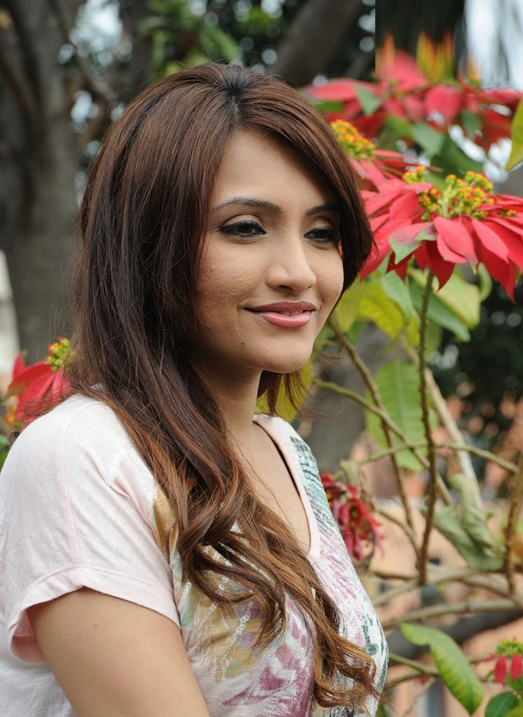 Zoya Khan Wallpapers - Wallpaper Cave