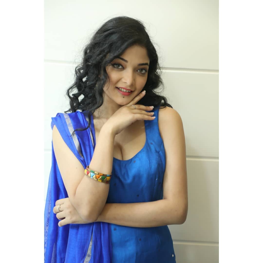 Zoya Khan Wallpapers - Wallpaper Cave