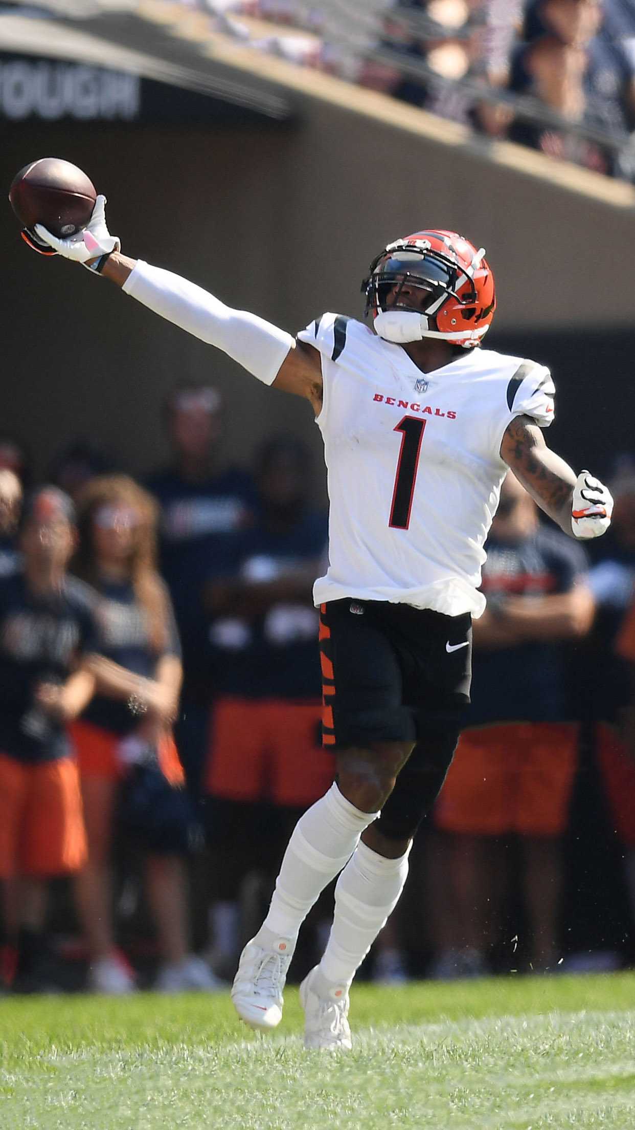 Cool Ja Marr Chase Wallpapers Ja'marr Chase Looks Awesome In The