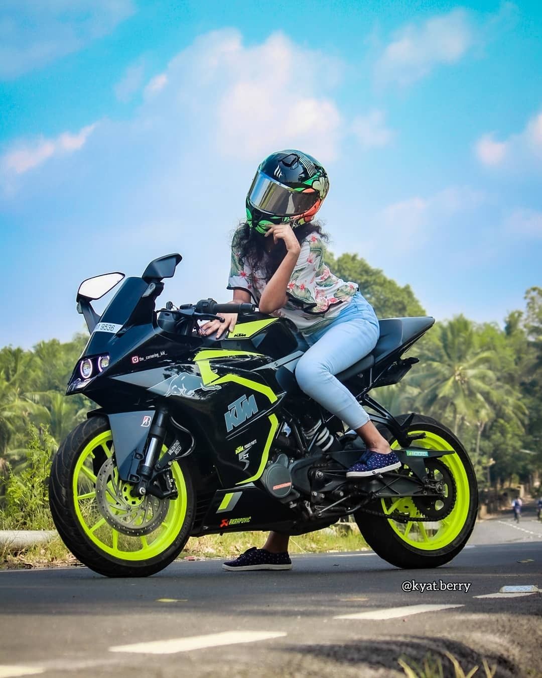 Stylish Bike Rider Girl Wallpapers Wallpaper Cave