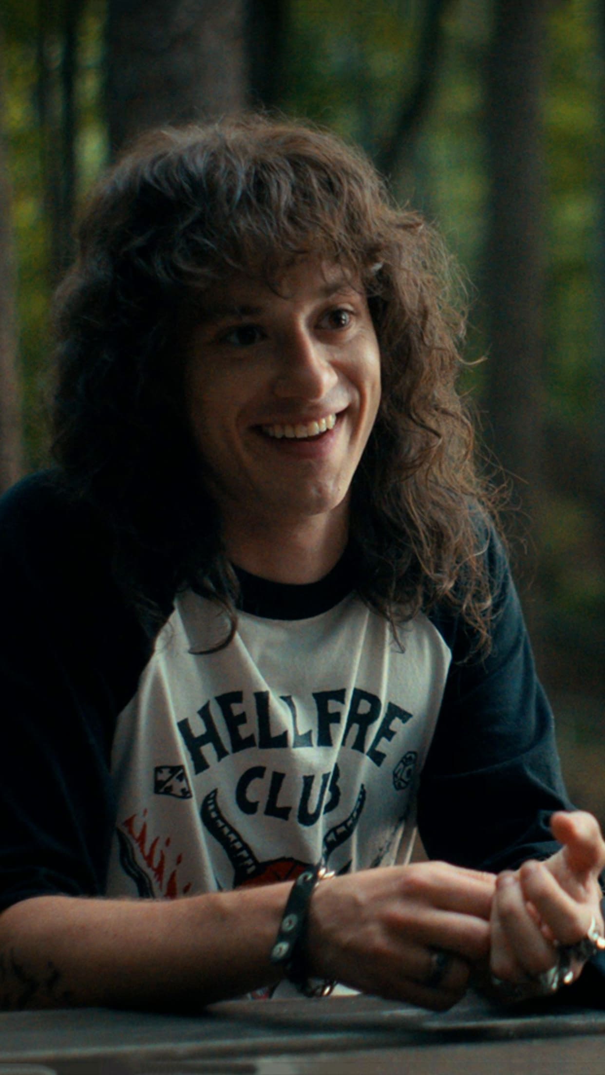 Eddie Munson Guitar Wallpapers Wallpaper Cave