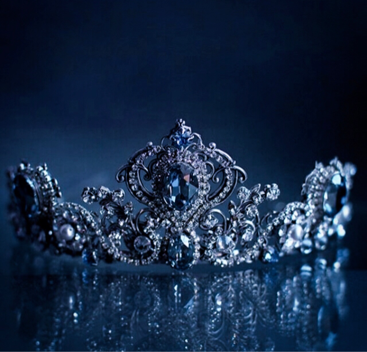 Blue Crown Wallpapers Wallpaper Cave