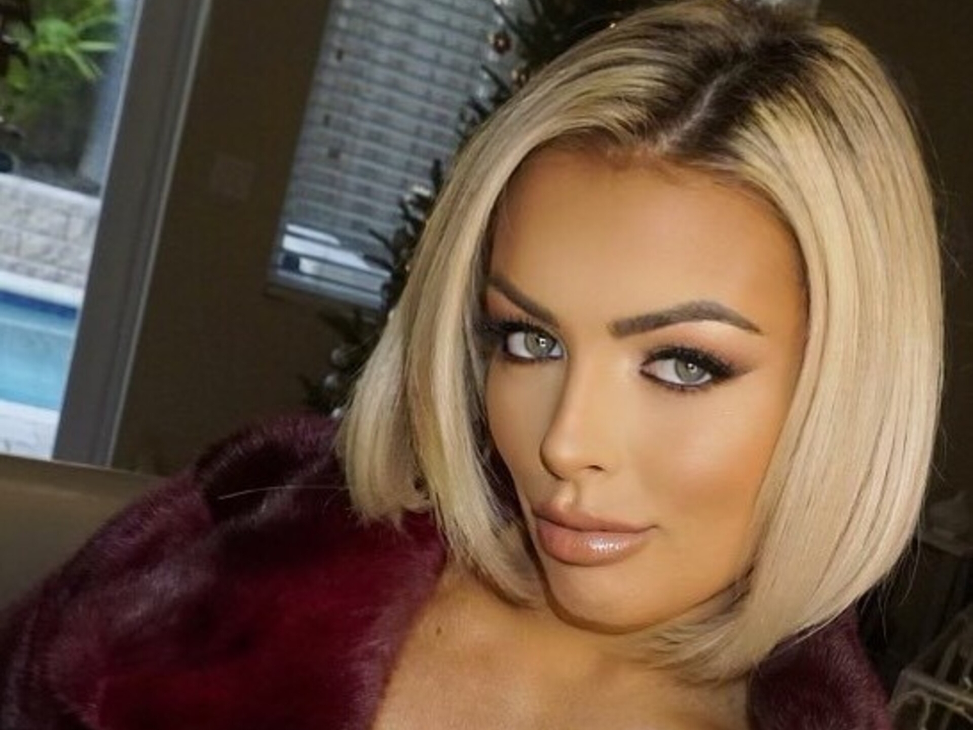 Amanda Saccomanno Nude: Unveiling The Truth Behind The Controversy