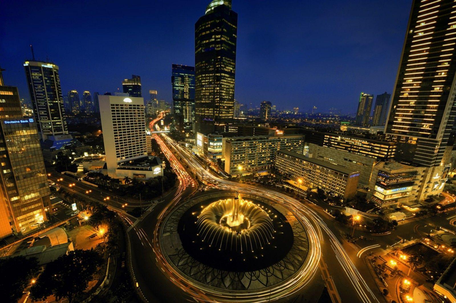 Download Wallpaper Jakarta Hd wallpaper sepatu