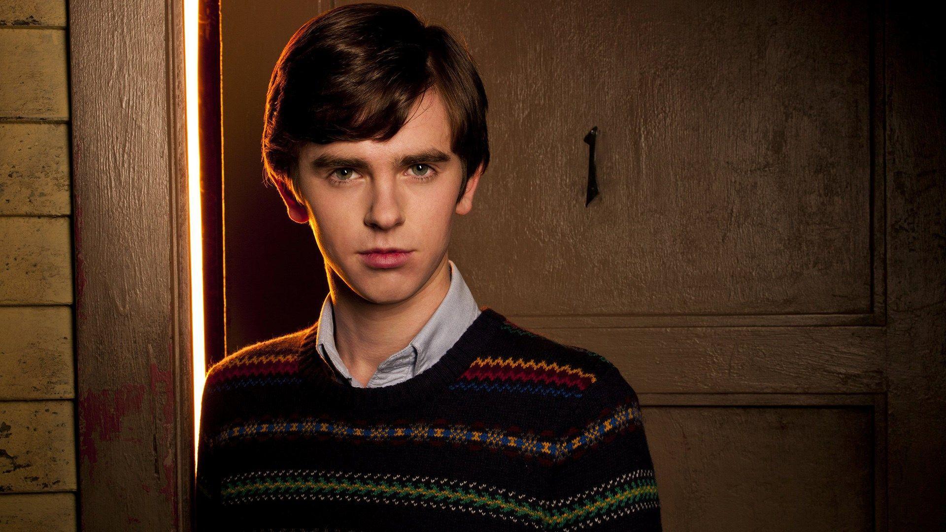Norman Bates Wallpaper
