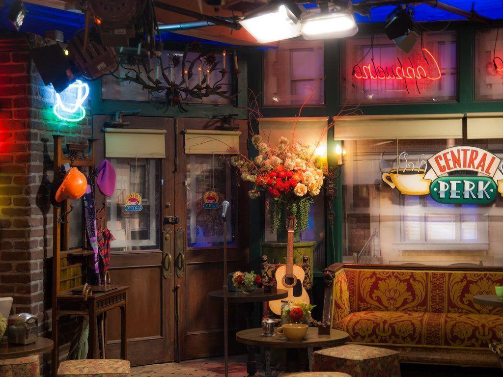 Friends Central Perk Wallpapers Wallpaper Cave