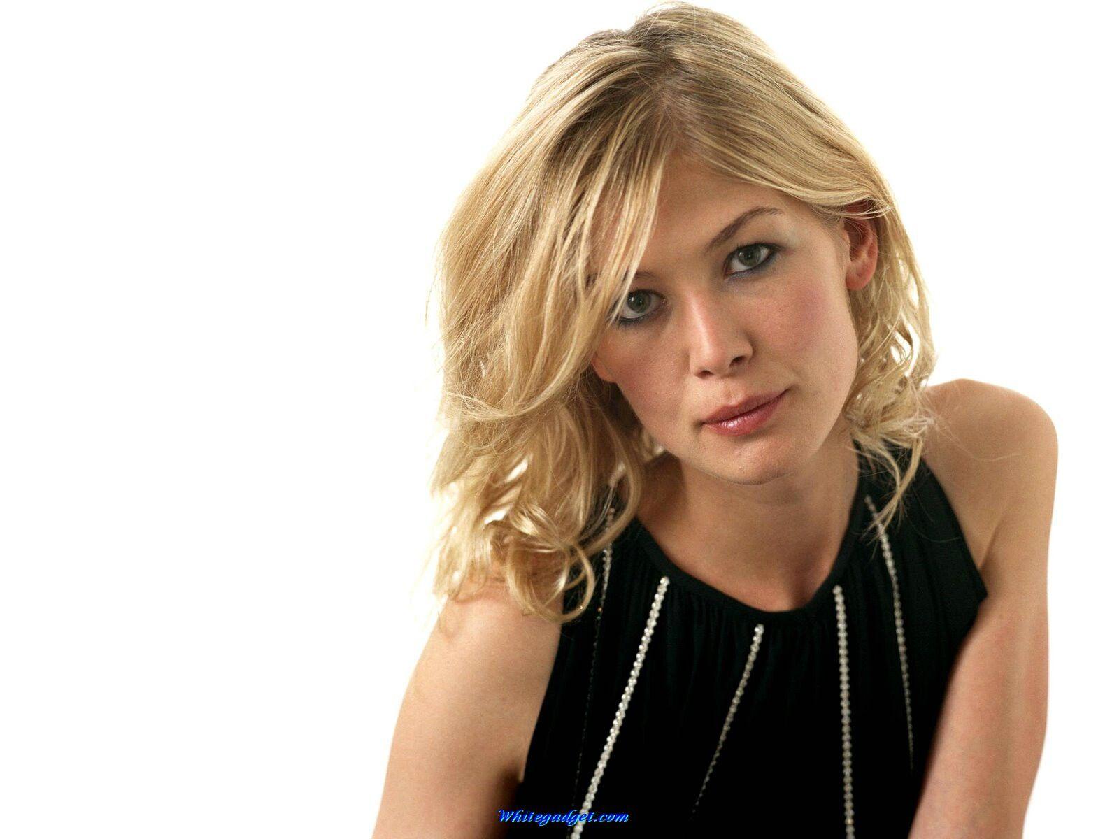 Rosamund Pike Wallpapers Wallpaper Cave