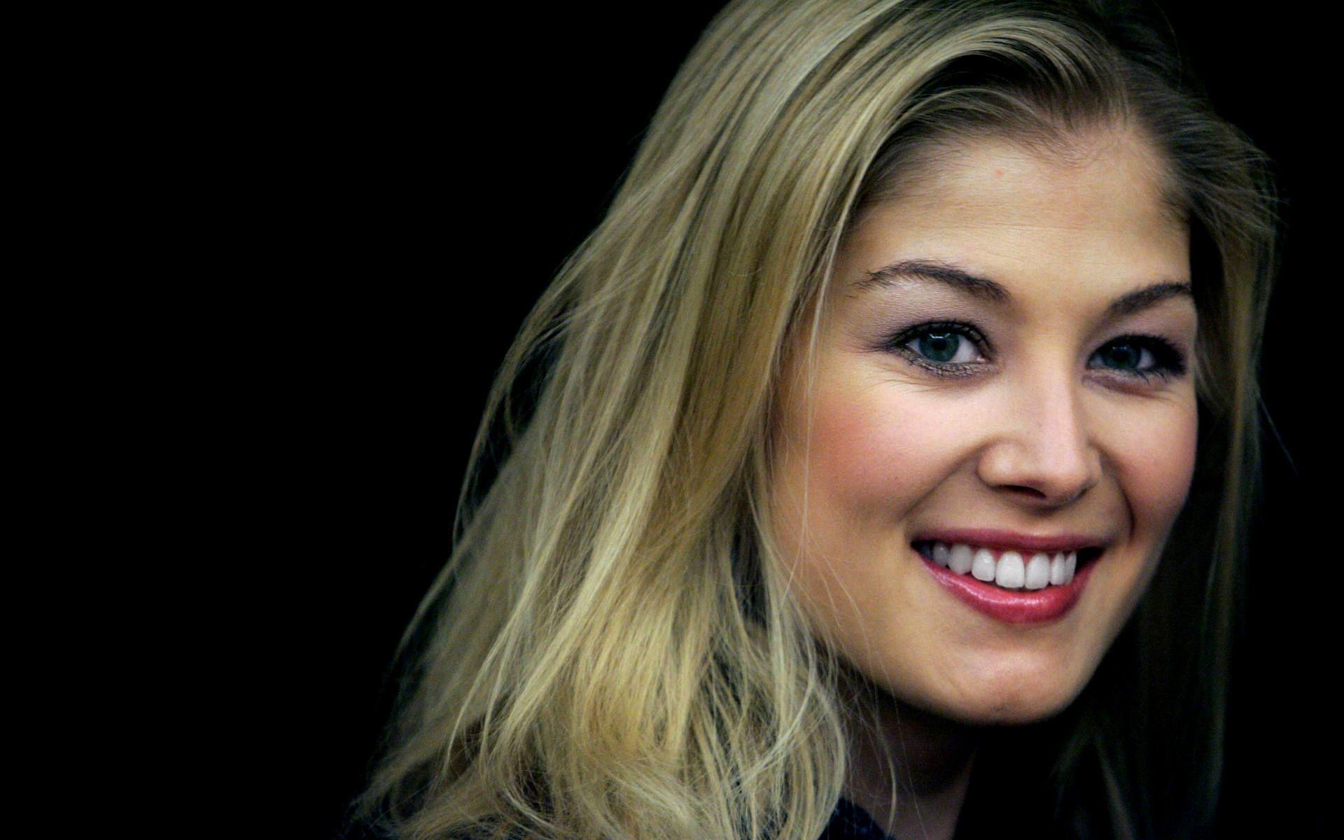 Rosamund Pike Wallpapers Wallpaper Cave