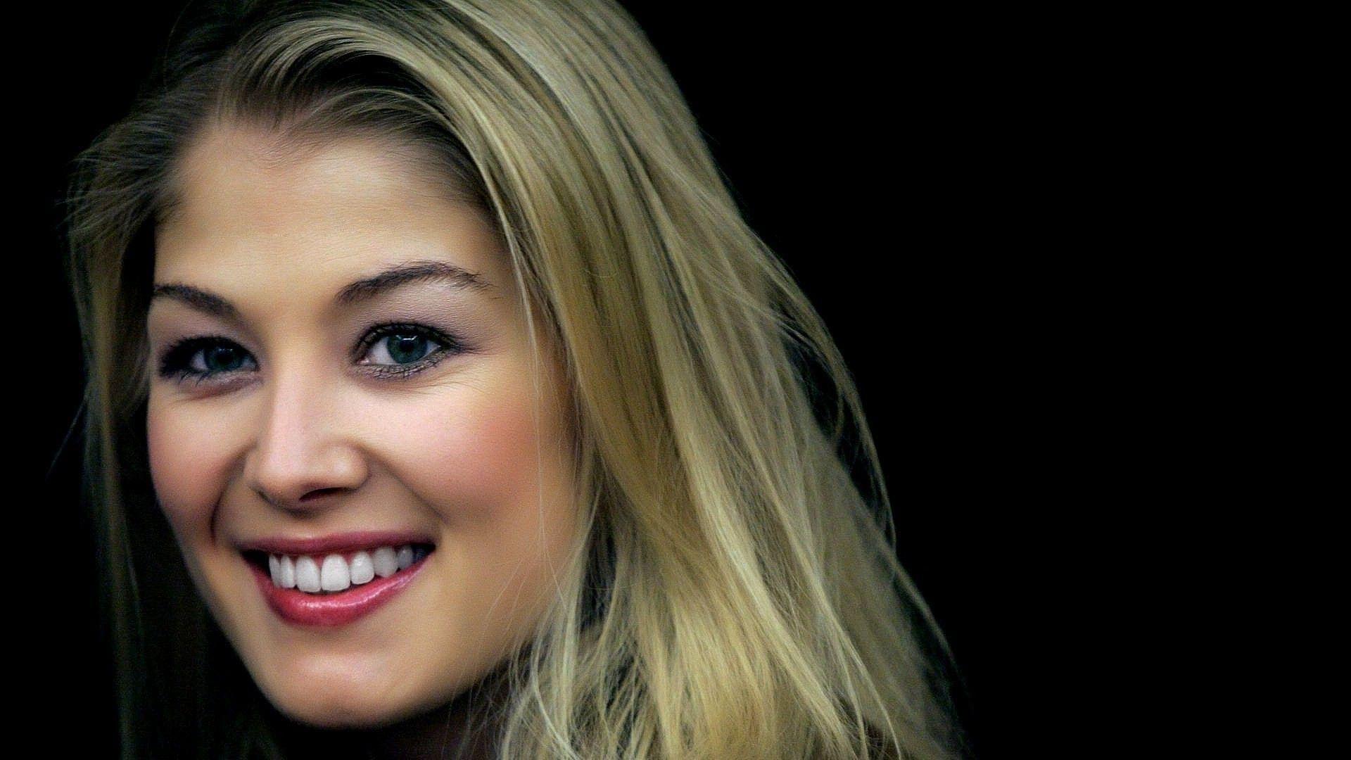 Rosamund Pike Wallpapers Wallpaper Cave