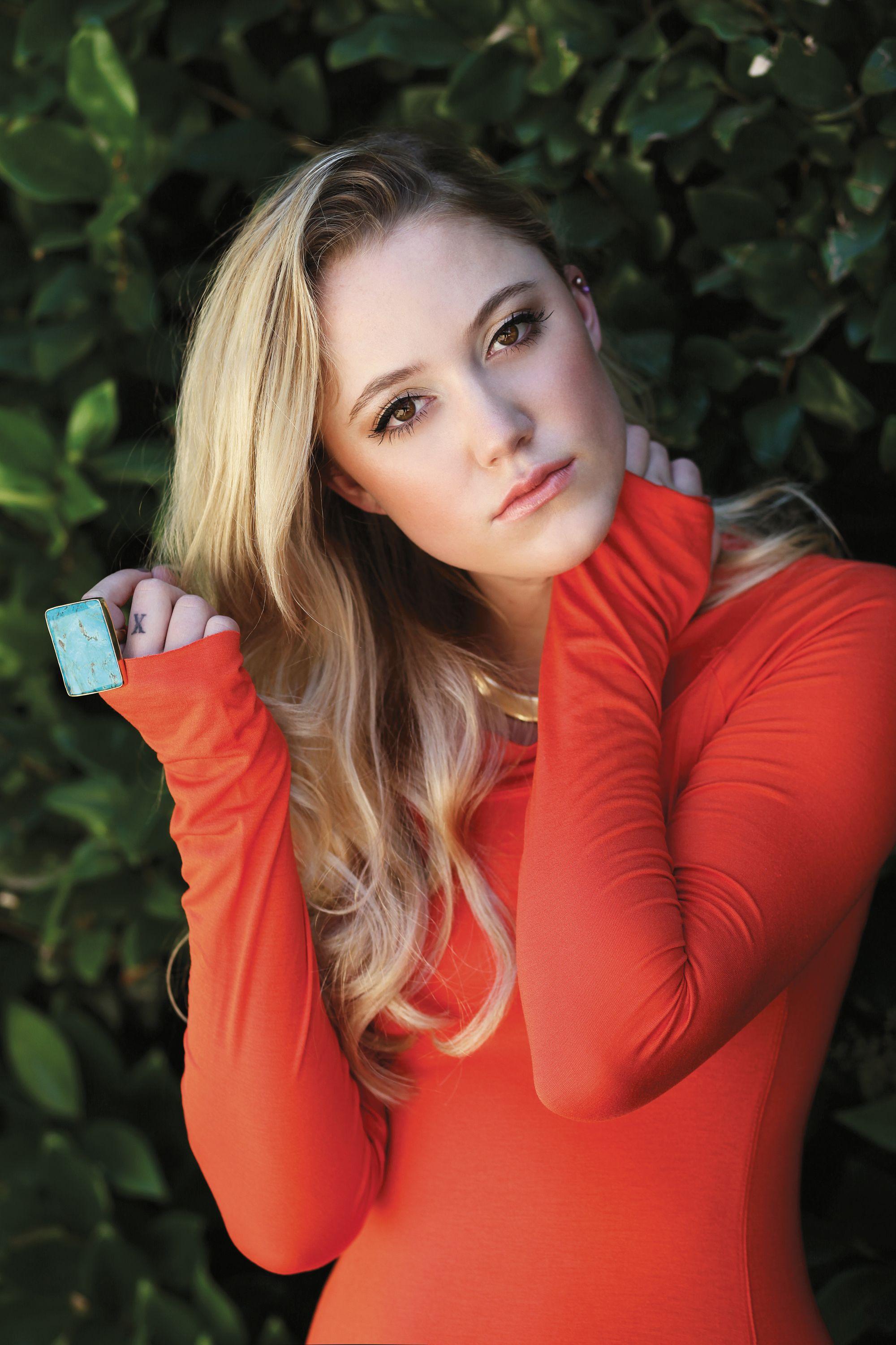 Maika Monroe Wallpapers - Wallpaper Cave