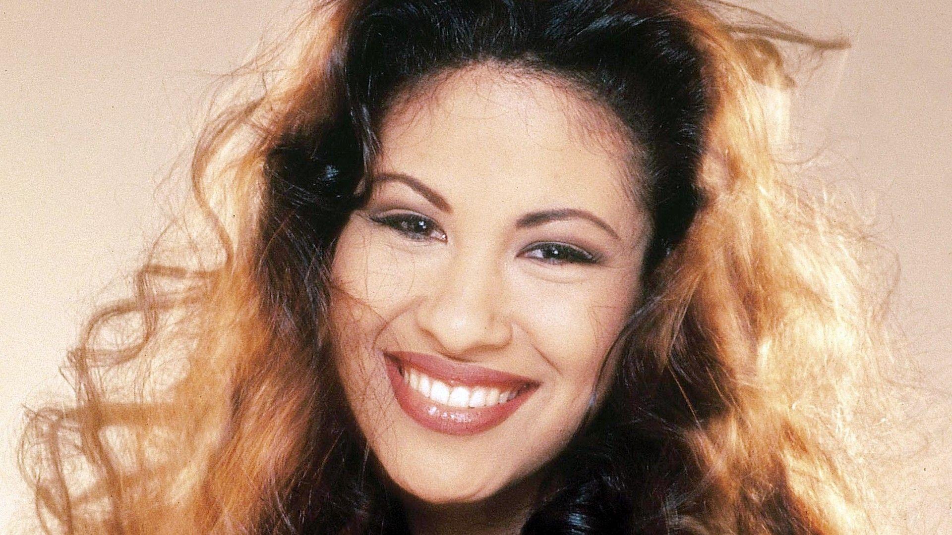Selena Quintanilla Wallpapers Wallpaper Cave