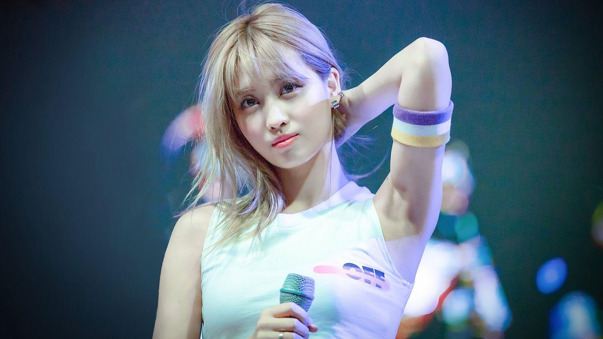 Twice Momo Wallpapers Wallpaper Cave