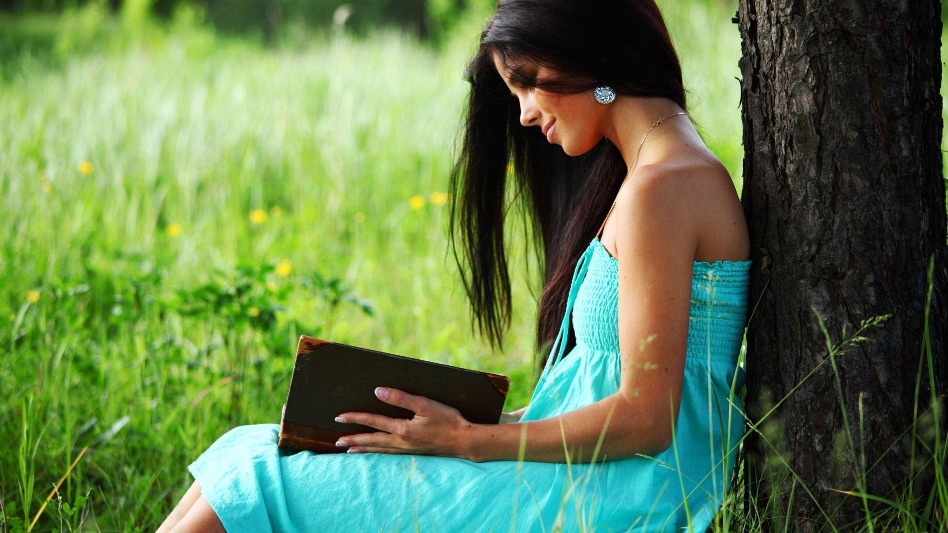 Girls Reading Books Wallpapers Wallpaper Cave